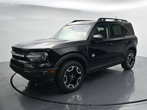 Used 2023 Ford Bronco Sport Outer Banks w/ Tech Package AWD/4WD image 4