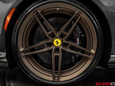 Used 2021 Ferrari 812 GTS image 25