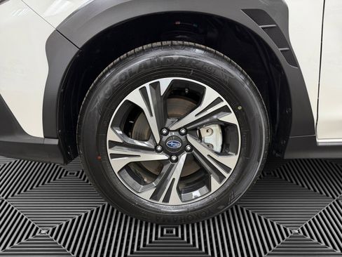 Used 2025 Subaru Crosstrek 2.0i Premium image 14