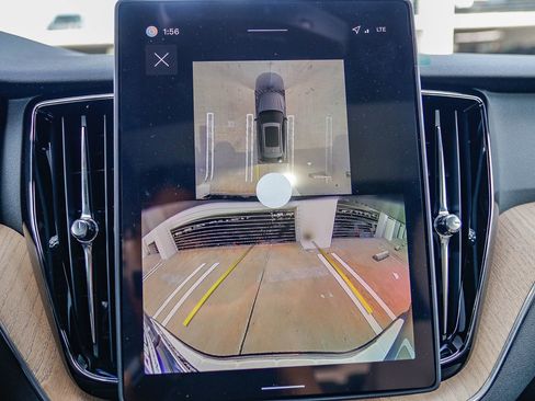 New 2026 Volvo XC60 B5 Plus w/ Protection Package Premier image 25