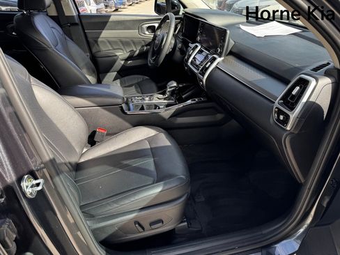 Certified 2022 Kia Sorento SX image 25