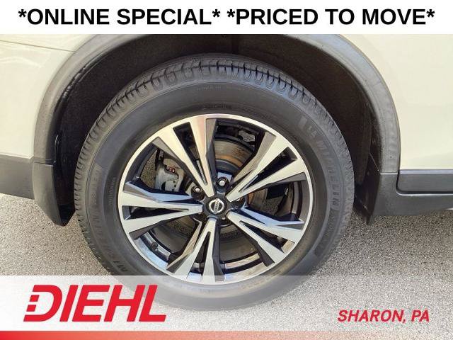 Used 2019 Nissan Rogue SV w/ Premium Package FWD image 14