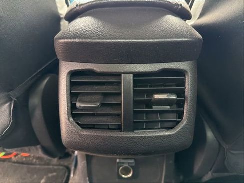 Used 2016 Ford Fusion SE image 15