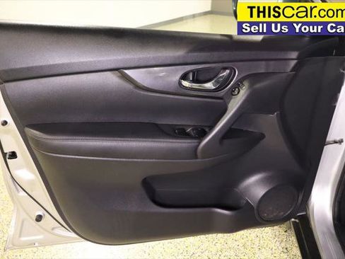 Used 2018 Nissan Rogue S image 25