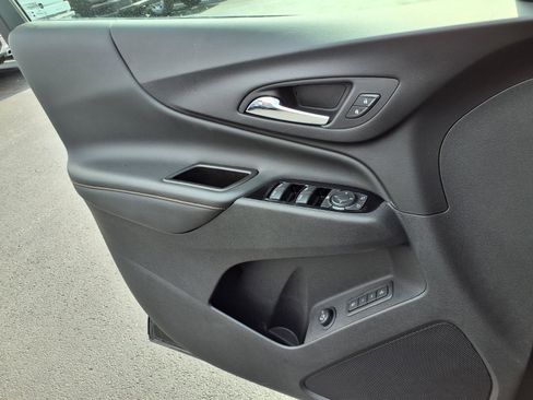 Used 2024 Chevrolet Equinox Premier image 16
