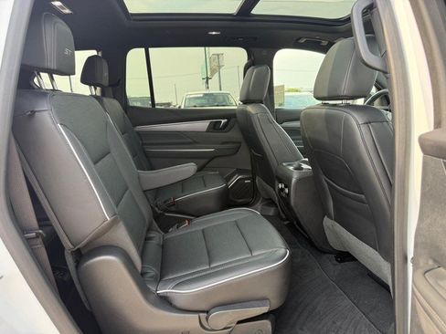 Used 2025 Buick Enclave Sport Touring w/ Super Cruise Package AWD/4WD image 13