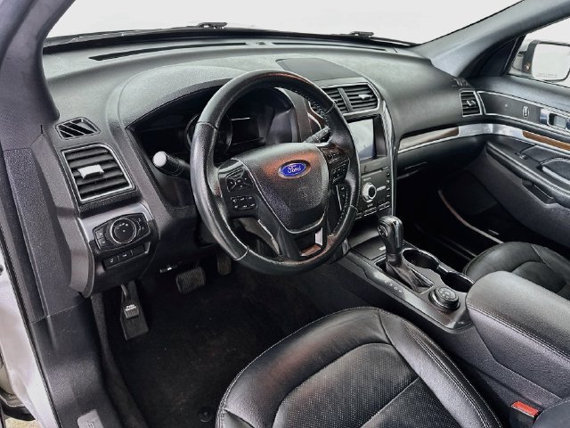 Used 2019 Ford Explorer Limited w/ Class III Trailer Tow Package AWD/4WD image 22