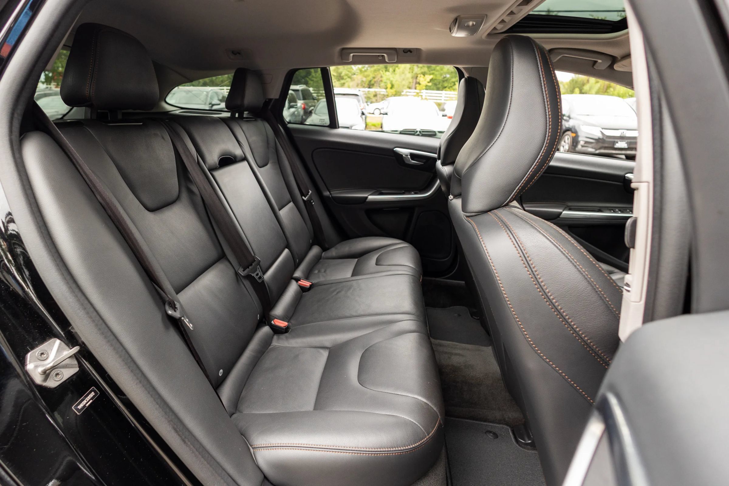 Used 2016 Volvo V60 T5 Cross Country w/ Convenience Package AWD/4WD image 32