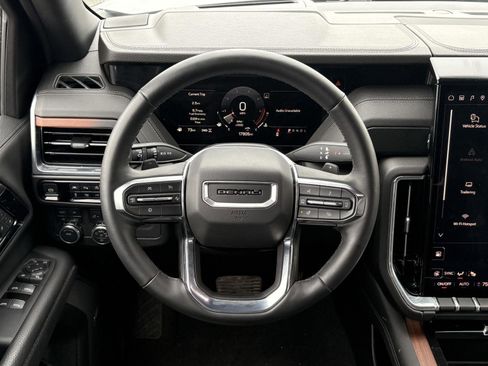 Used 2025 GMC Yukon Denali image 9