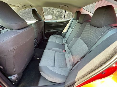 Used 2025 Toyota Camry LE image 31