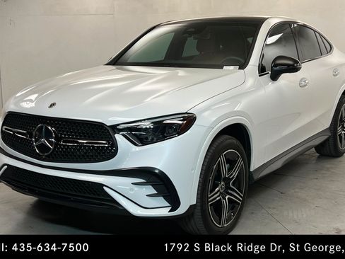 Used 2024 Mercedes-Benz GLC 300 4MATIC image 1