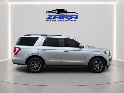 Used 2019 Ford Expedition XLT w/ Equipment Group 201A AWD/4WD image 8