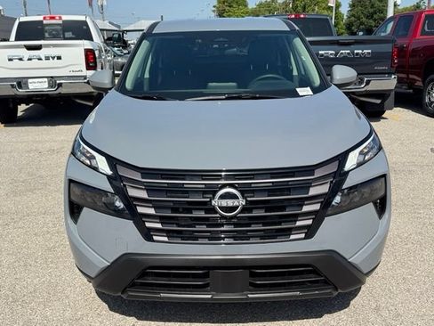 Used 2026 Nissan Rogue SV FWD image 2