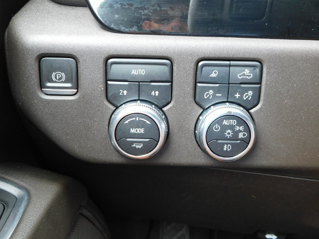 Used 2023 GMC Sierra 1500 SLT AWD/4WD image 31