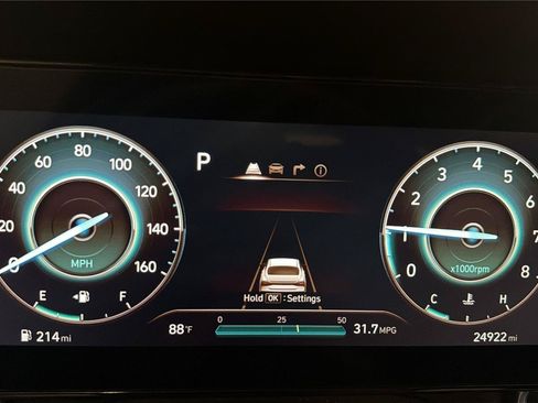 Certified 2024 Hyundai Elantra SEL FWD image 15
