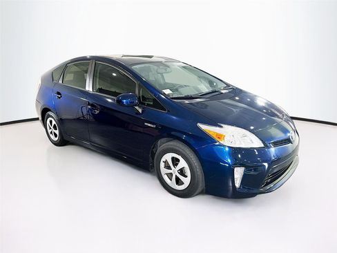 Used 2014 Toyota Prius Four image 7