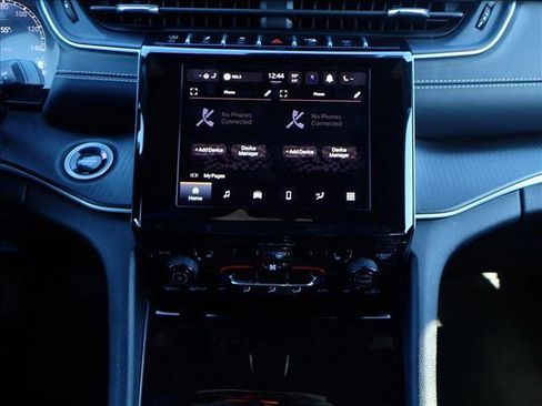 Used 2024 Jeep Grand Cherokee L Laredo image 16