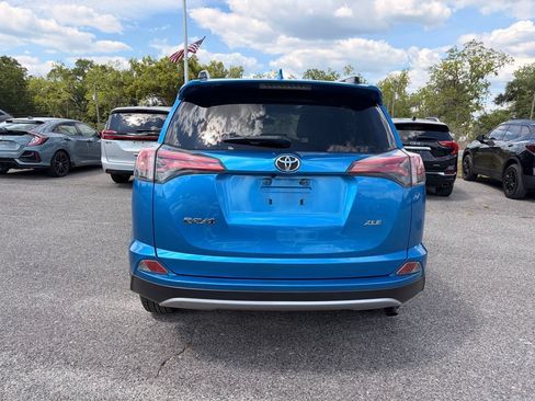 Used 2018 Toyota RAV4 XLE FWD image 7