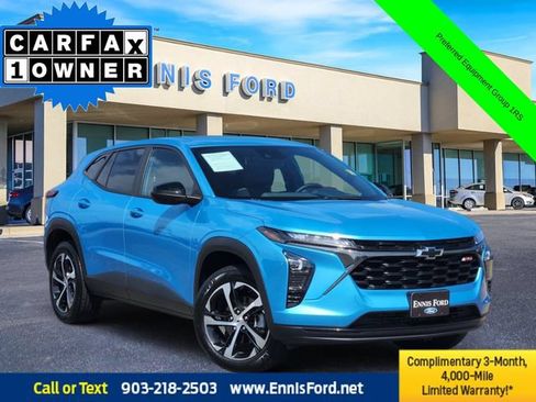 Used 2025 Chevrolet Trax RS w/ Sunroof Package FWD image 1