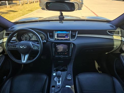 Used 2019 INFINITI QX50 Essential w/ Sensory Package image 15