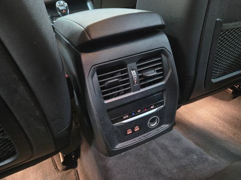 Used 2019 BMW 330i xDrive Sedan w/ Convenience Package image 25