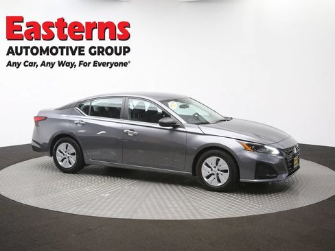 Used 2024 Nissan Altima 2.5 S FWD image 46