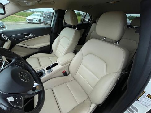 Used 2016 Mercedes-Benz GLA 250 4MATIC image 9
