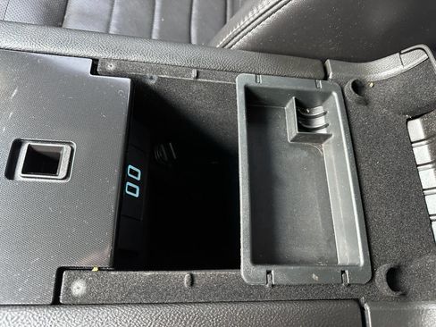 Used 2017 Ford Taurus SHO w/ Sho Performance Package image 39