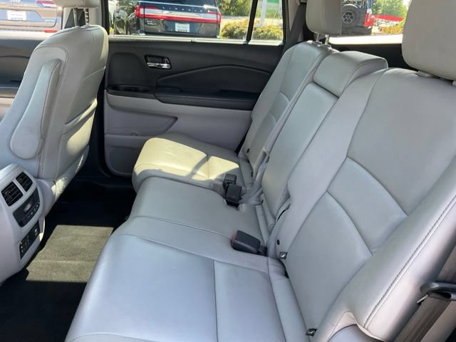 Used 2016 Honda Pilot Touring image 17