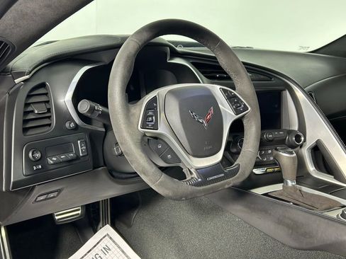Used 2016 Chevrolet Corvette Z06 w/ 3LZ Preferred Equipment Group RWD image 36