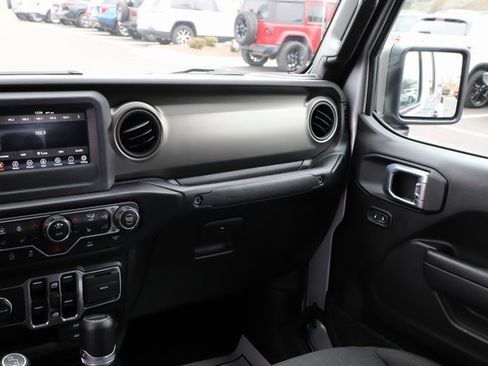 Used 2023 Jeep Gladiator Sport image 24