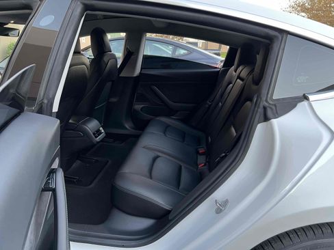 Used 2020 Tesla Model 3 Standard Range Plus image 33
