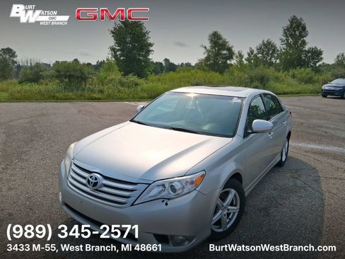 Used 2012 Toyota Avalon FWD image 1