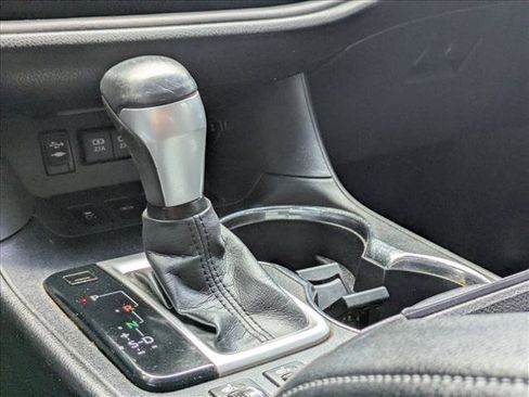 Used 2017 Toyota Highlander SE FWD image 14