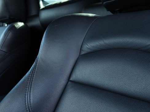 Used 2017 Nissan 370Z Touring image 16