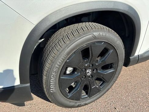 Used 2026 Honda Pilot Black Edition image 4