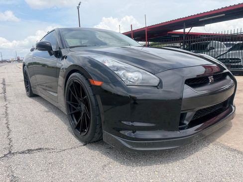 Used 2010 Nissan GT-R Premium AWD/4WD image 11
