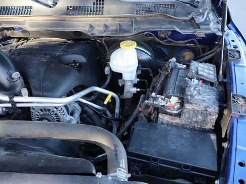 Used 2019 RAM 1500 Classic SLT image 39