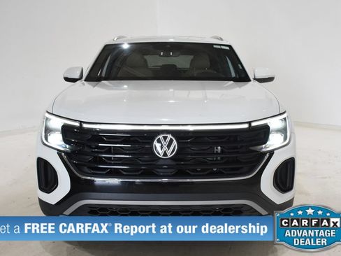 Used 2025 Volkswagen Atlas Cross Sport SE FWD image 2