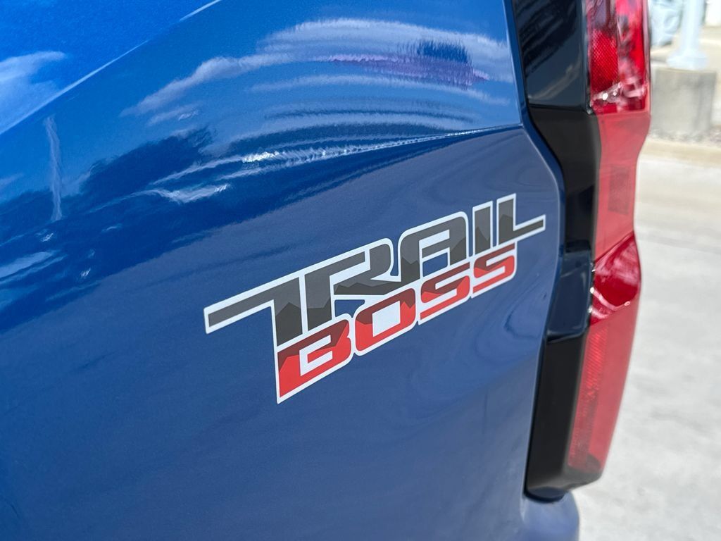 Certified 2024 Chevrolet Colorado Trail Boss w/ Advanced Trailering Package AWD/4WD image 13