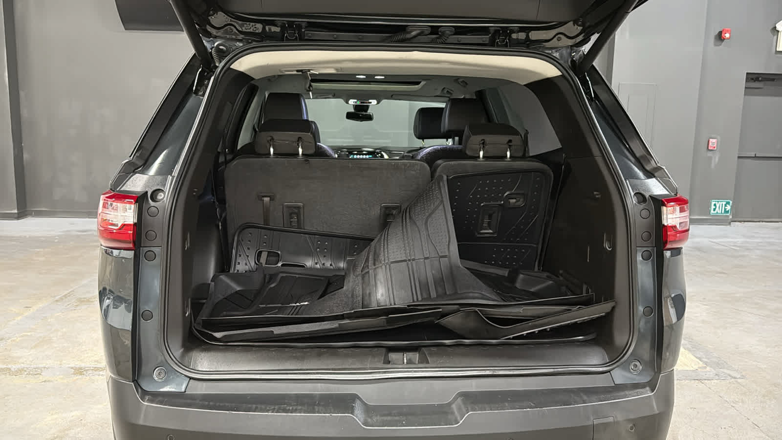 Used 2019 Chevrolet Traverse LT w/ LT Premium Package AWD/4WD image 31