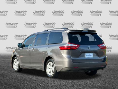Used 2015 Toyota Sienna LE image 7