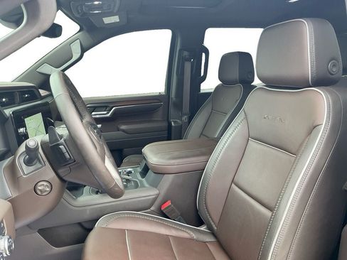 Used 2024 GMC Sierra 1500 Denali w/ Technology Package AWD/4WD image 9