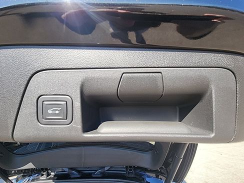 Used 2023 Buick Envision Essence w/ Sport Touring Package image 34