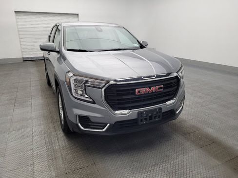 Used 2024 GMC Terrain SLE w/ Fleet Convenience Package image 14