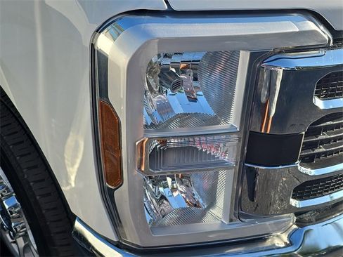 Used 2025 Ford F250 XLT image 5