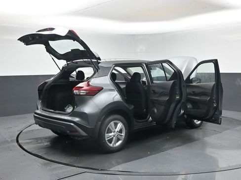 Used 2024 Nissan Kicks S image 39