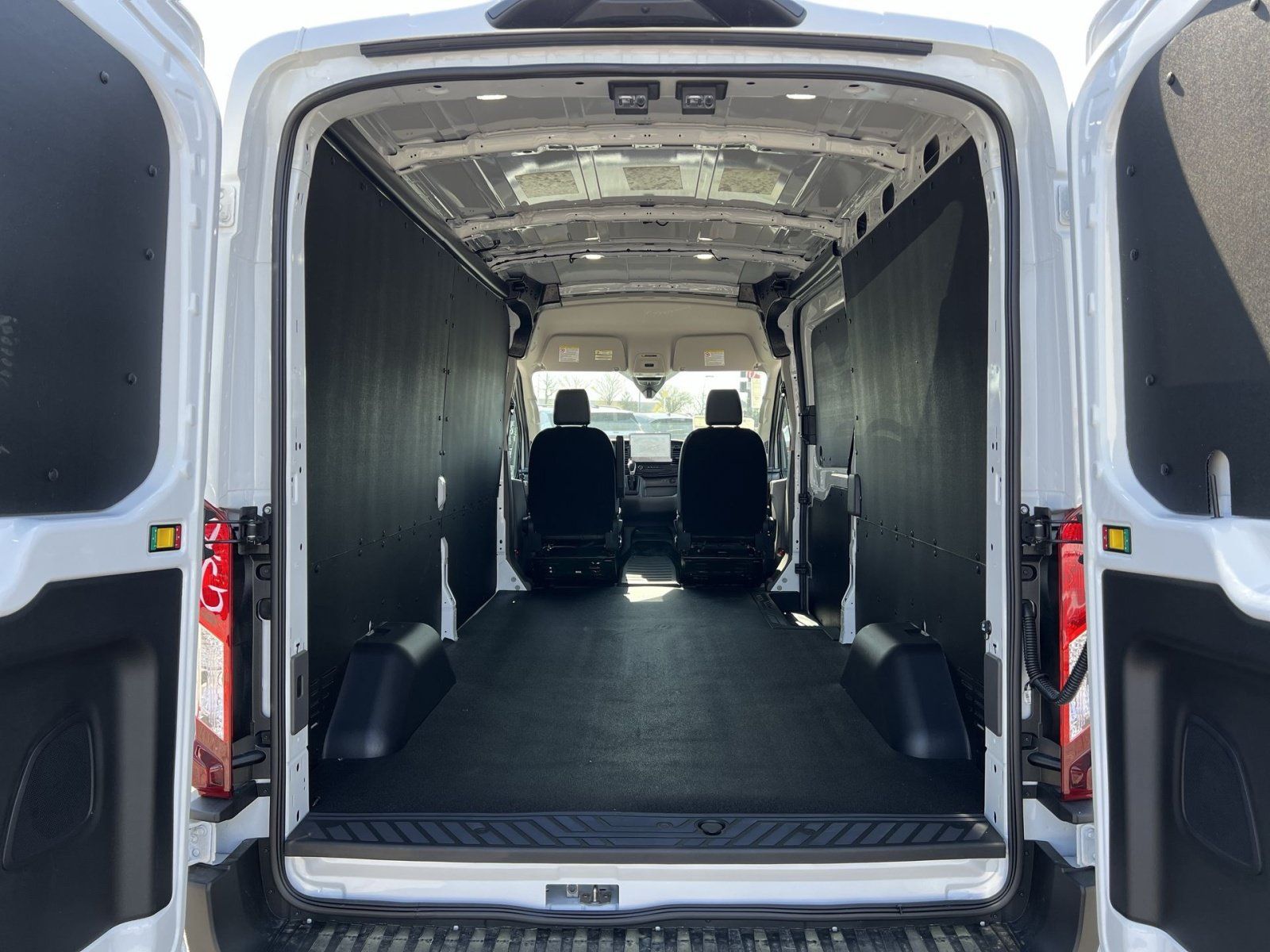 New 2026 Ford Transit 250 148 Medium Roof w/ Load Area Protection Package RWD image 24