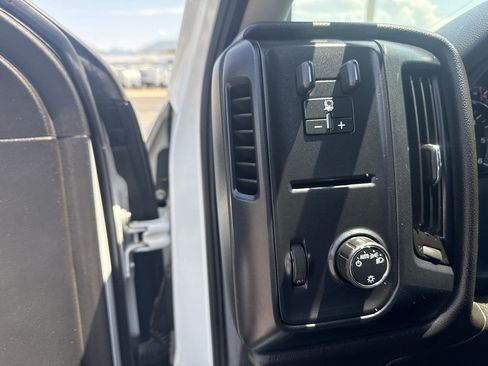 Used 2016 GMC Sierra 2500 4x4 Crew Cab w/ Sierra Convenience Package image 13