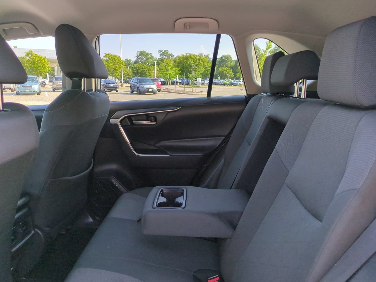 Used 2025 Toyota RAV4 XLE AWD/4WD image 14